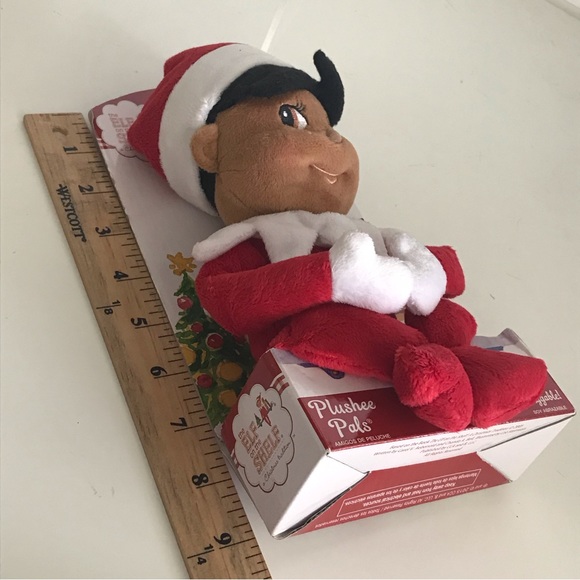 NEW - The Elf On the Shelf Plushee Pals Snuggler, Boy, Dark Skin Tone - Picture 13 of 13